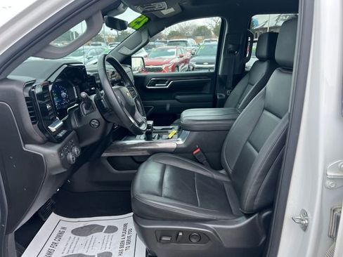 Certified 2025 Chevrolet Silverado 1500 LTZ w/ Technology Package image 16