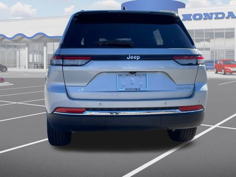 Used 2024 Jeep Grand Cherokee Limited image 7