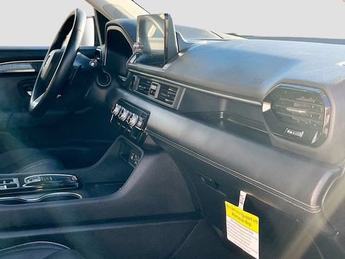 Used 2025 Honda Pilot Elite image 33