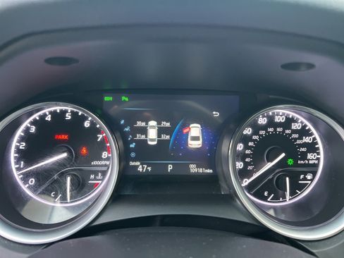 Used 2018 Toyota Camry XLE image 16