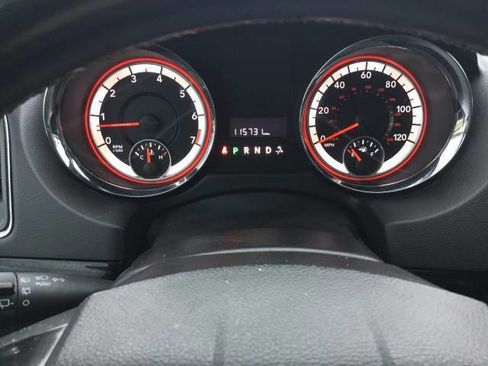 Used 2018 Dodge Grand Caravan SXT image 15