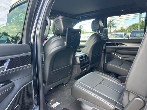 New 2025 Jeep Wagoneer Series II w/ Convenience Group I image 34