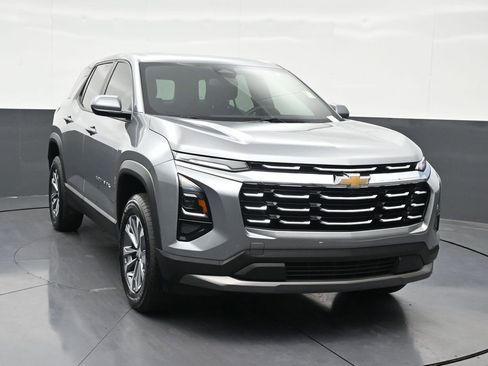 Used 2026 Chevrolet Equinox LT image 8