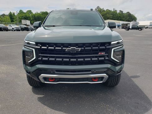 New 2026 Chevrolet Suburban Z71 w/ Comfort Package AWD/4WD image 7