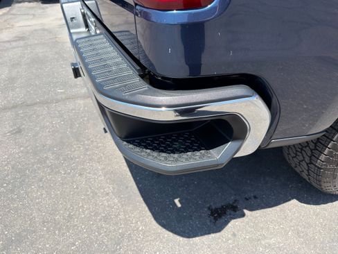 Used 2022 Chevrolet Silverado 1500 LT RWD image 14