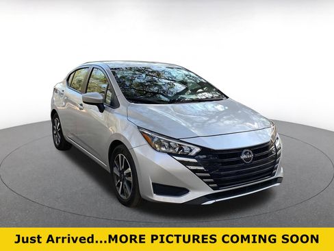 Used 2025 Nissan Versa SV image 1