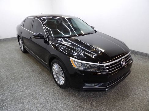 Used 2016 Volkswagen Passat 1.8T SE w/ Lighting Package (P06) FWD image 3