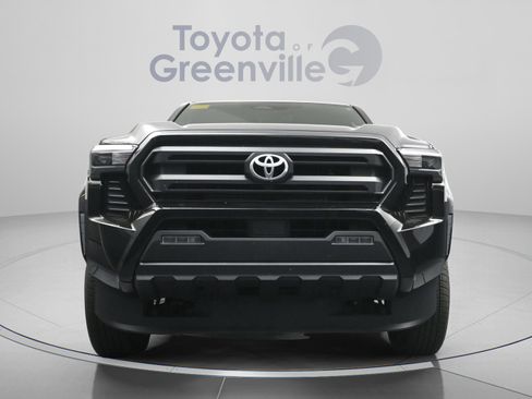 Certified 2024 Toyota Tacoma SR5 AWD/4WD image 11