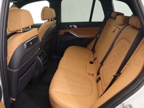 Used 2025 BMW X5 xDrive50e w/ Premium Package image 22