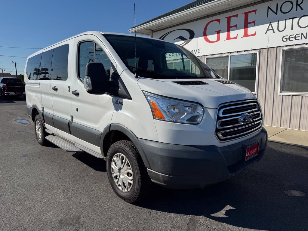 Used 2017 Ford Transit 150 XLT RWD image 9