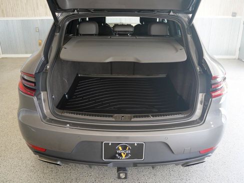 Used 2018 Porsche Macan AWD/4WD image 41