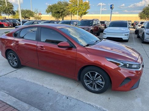 Certified 2023 Kia Forte LXS image 4