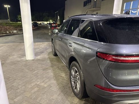 Used 2026 Lincoln Corsair Premiere image 4