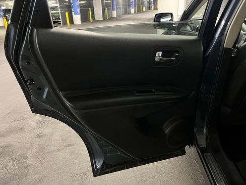 Used 2012 Nissan Rogue SL image 18