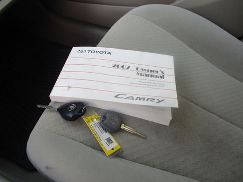 Used 2007 Toyota Camry LE FWD image 34