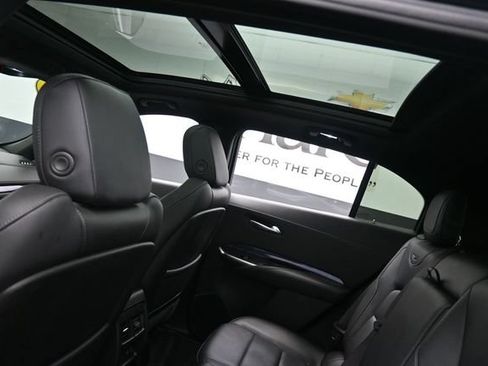 Used 2023 Cadillac XT4 Luxury w/ Cold Weather Package FWD image 22