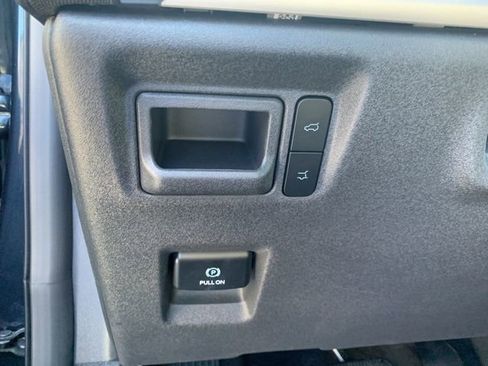 New 2025 Ford Expedition Active image 26