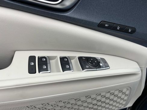 New 2026 Kia Carnival EX FWD image 25