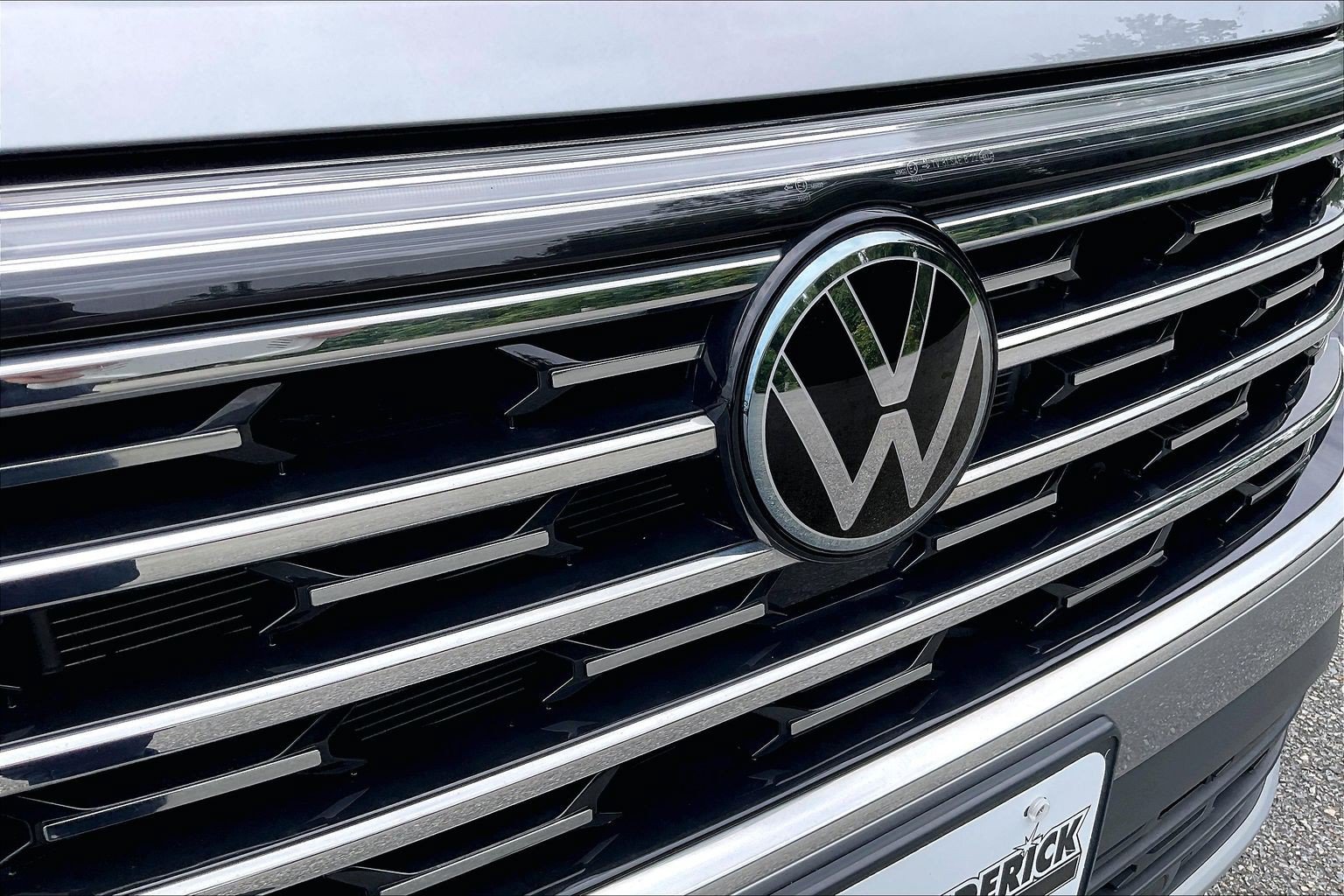 Used 2025 Volkswagen Atlas SEL AWD/4WD image 31