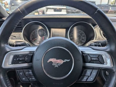 Used 2019 Ford Mustang Convertible RWD image 29