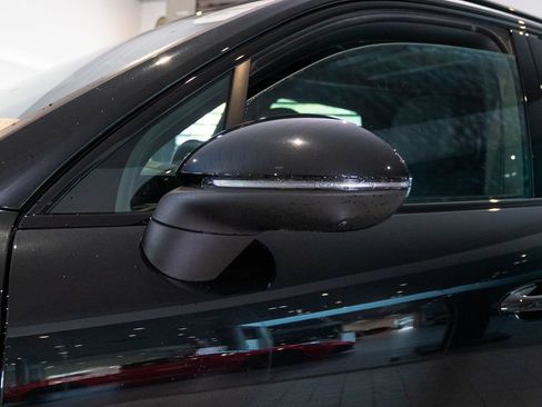Certified 2025 Porsche Cayenne AWD/4WD image 13
