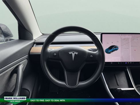 Used 2018 Tesla Model 3 image 16