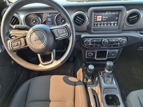 Used 2022 Jeep Wrangler Unlimited Sport image 18