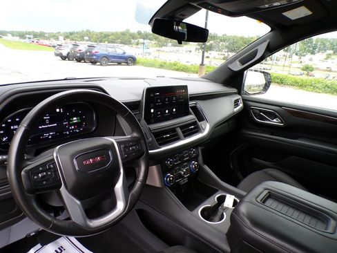 Used 2022 GMC Yukon XL SLE AWD/4WD image 9