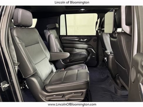 Used 2023 GMC Yukon XL Denali w/ Denali Reserve Package AWD/4WD image 12