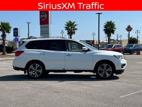 Used 2019 Nissan Pathfinder Platinum FWD image 8