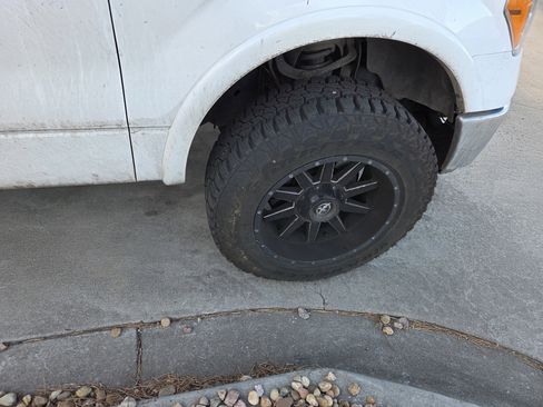 Used 2011 Ford F150 Lariat w/ Lariat Chrome Pkg image 12