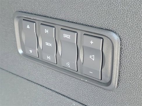 Used 2012 GMC Acadia Denali image 31