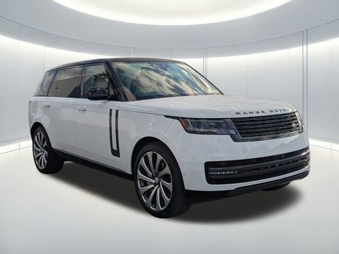 New 2025 Land Rover Range Rover Long Wheelbase SE image 4