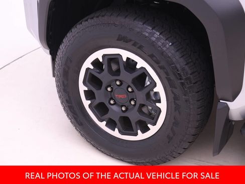 Used 2025 Toyota 4Runner TRD Off-Road AWD/4WD image 16