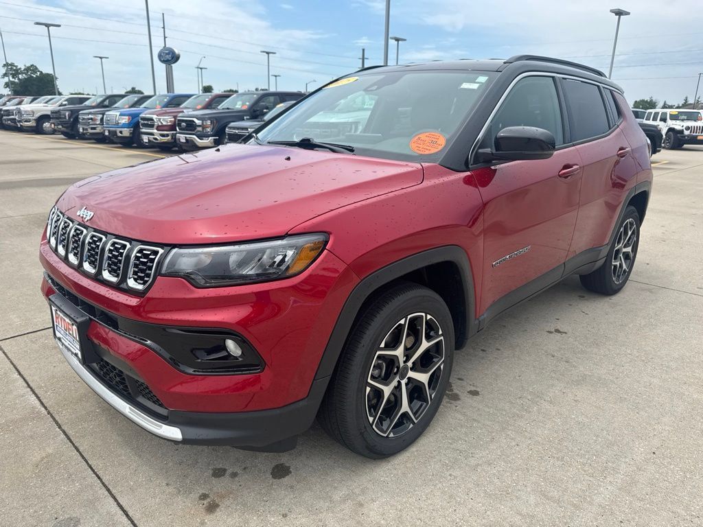 Used 2025 Jeep Compass Limited AWD/4WD image 25