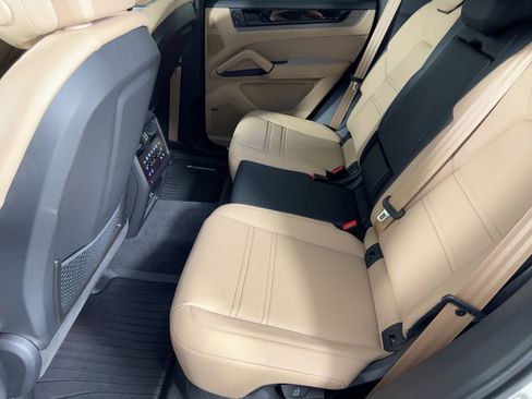 Used 2026 Porsche Cayenne E-Hybrid image 15