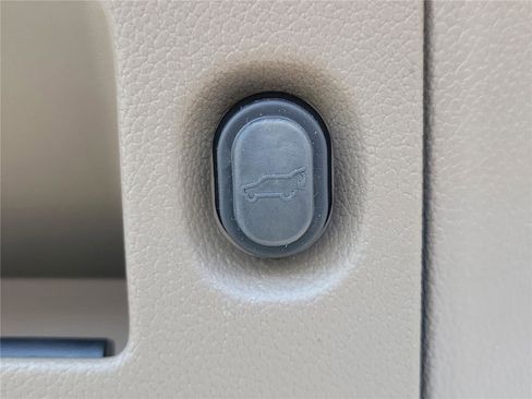 Used 2019 Chevrolet Tahoe Premier image 9