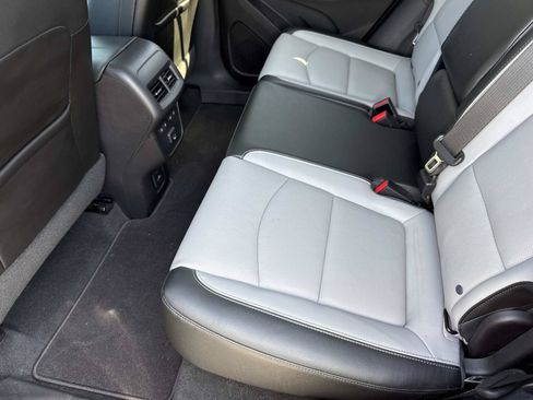 Used 2019 Chevrolet Equinox Premier FWD image 10