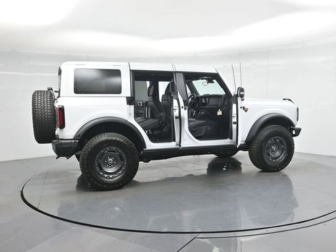 New 2025 Ford Bronco Badlands image 4