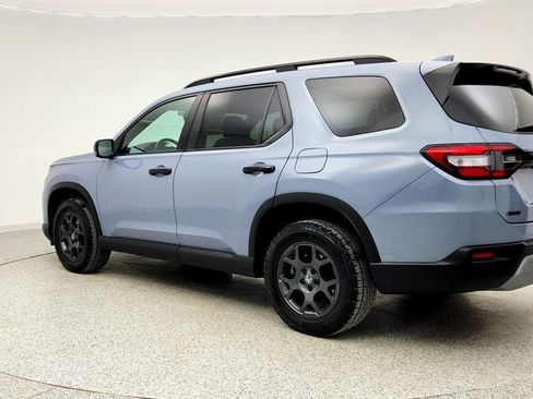 Used 2024 Honda Pilot TrailSport image 7