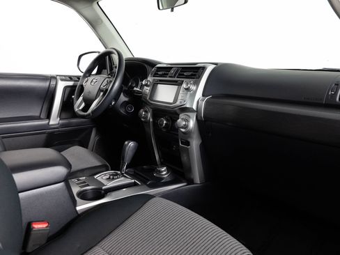 Used 2019 Toyota 4Runner SR5 AWD/4WD image 25
