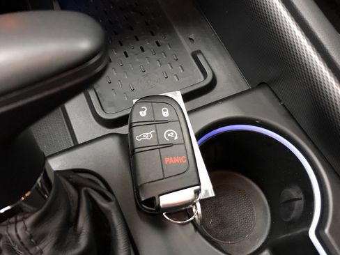 Used 2025 Dodge Durango GT AWD/4WD image 13