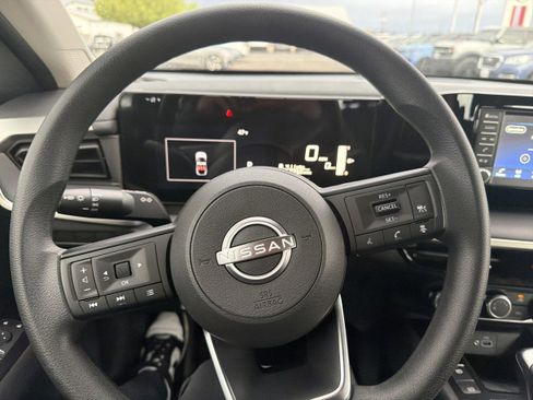 Used 2025 Nissan Kicks S AWD/4WD image 14