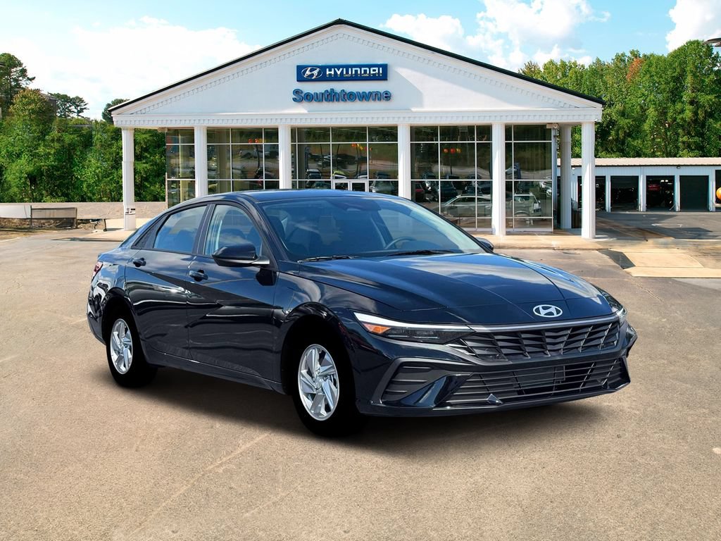 New 2026 Hyundai Elantra SE FWD image 11