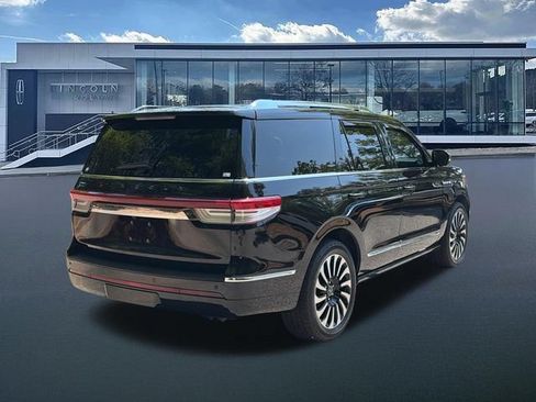 Used 2022 Lincoln Navigator Black Label AWD/4WD image 8