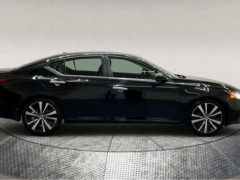 Used 2021 Nissan Altima 2.5 SR w/ SR Premium Package image 9