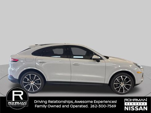 Used 2022 Porsche Cayenne Coupe AWD/4WD image 6