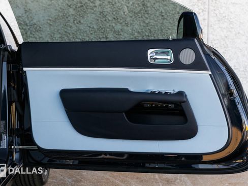 Used 2020 Rolls-Royce Wraith image 22