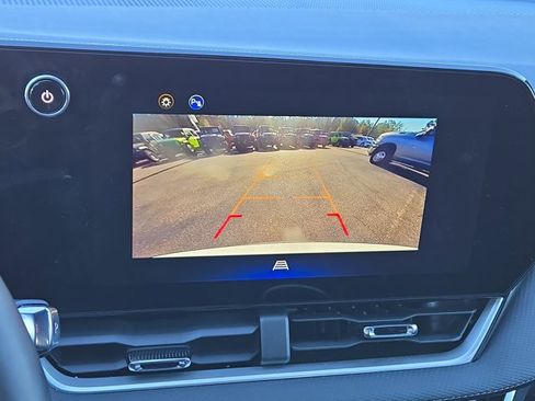 Used 2025 Chevrolet Equinox LT image 25