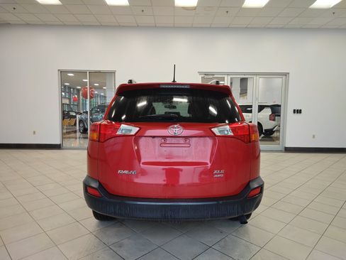 Used 2014 Toyota RAV4 XLE AWD/4WD image 4